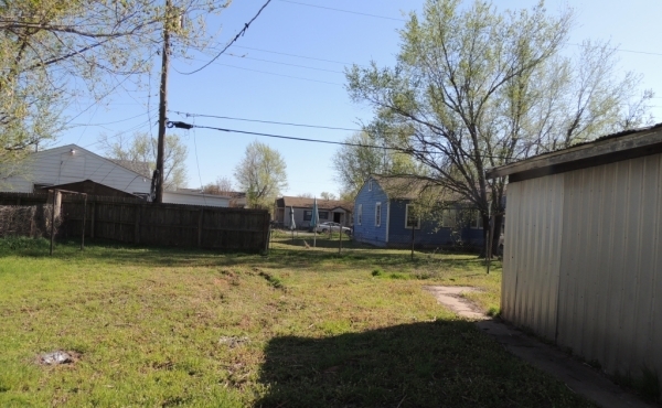 05 Back Exterior