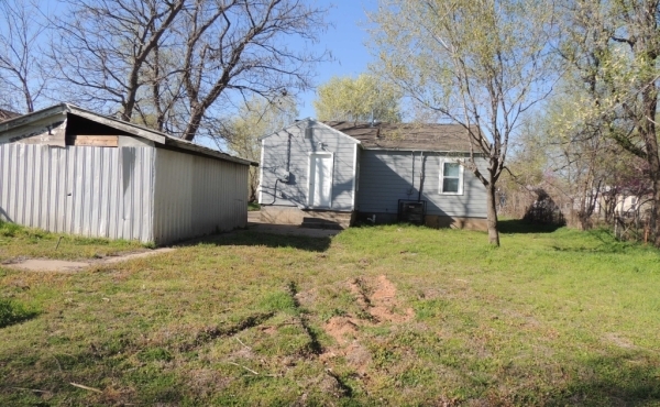06 Back Exterior