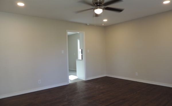 07 Living Room from Entry