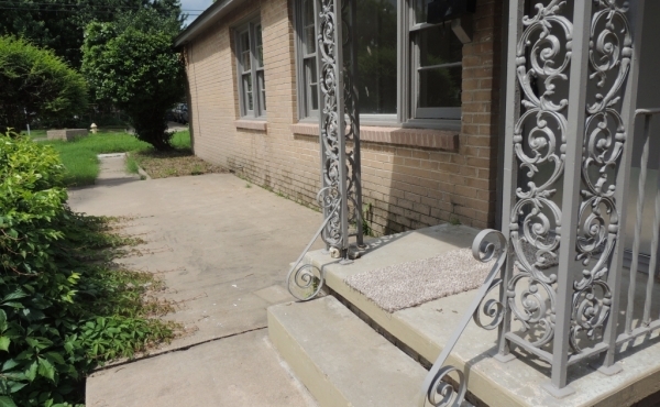 03 Front Porch